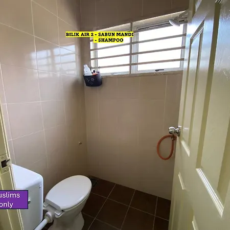 Homestay Cikgu Ahmed Batu Kikir Exterior photo